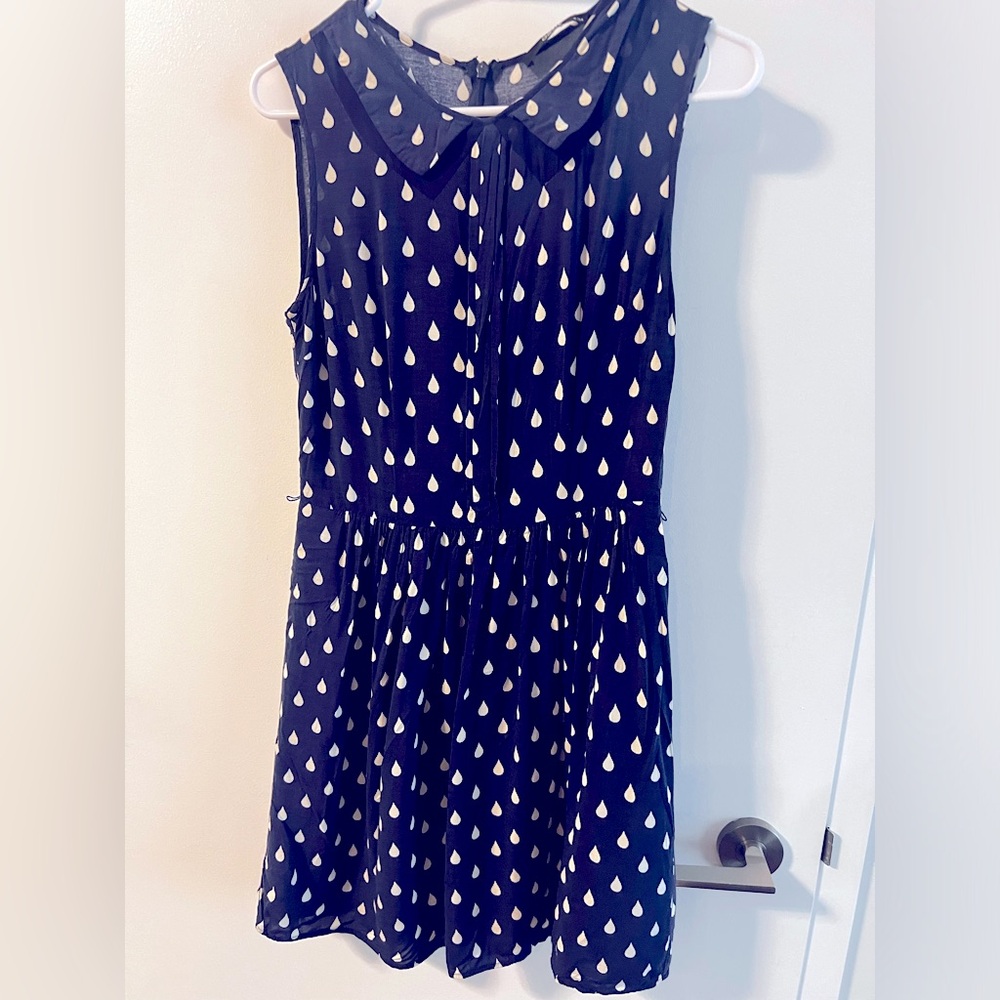 Oasis UK Sleeveless Dress. Approx 31 inches